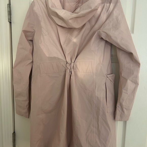 The North Face Women’s City Breeze Rain Parka II nwot size extra small - Picture 9 of 9